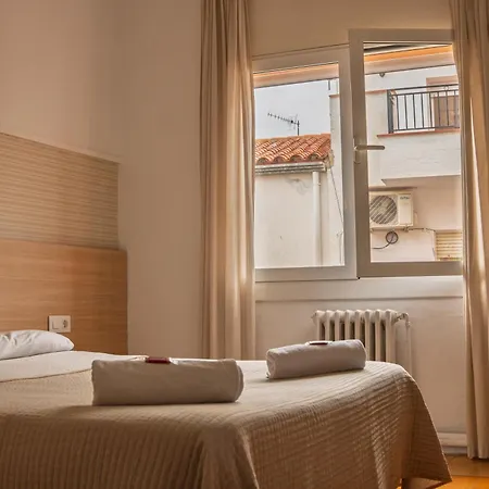 Can Setmanes By Cozycatalonia - Hostal Central Blanes-2